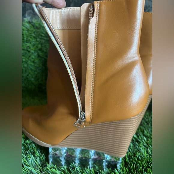 💜💜Tan Wedge Ankle Boots size #8.5 💜💜 - Picture 5 of 11